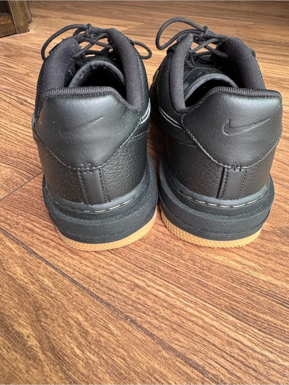 Nike low top